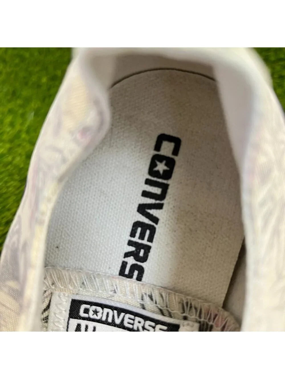 Converse Chuck Taylor All Star Womens Size 8 Beige White Athletic Shoes Sneakers